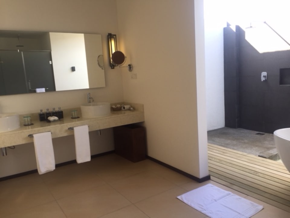 Zimmer ROBINSON NOONU