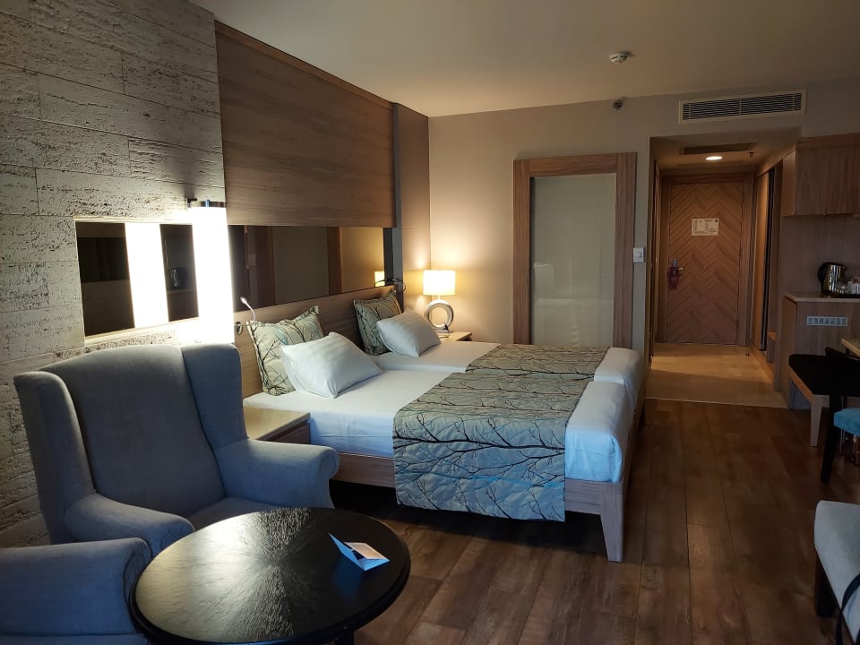 Zimmer Melas Resort Hotel