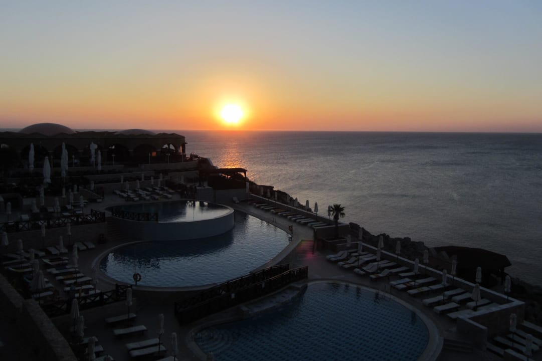 Pool am Abend Hotel Kalithea Horizon Royal