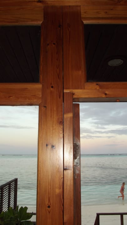 Leider nicht ganz dicht. Meeru Maldives Resort Island