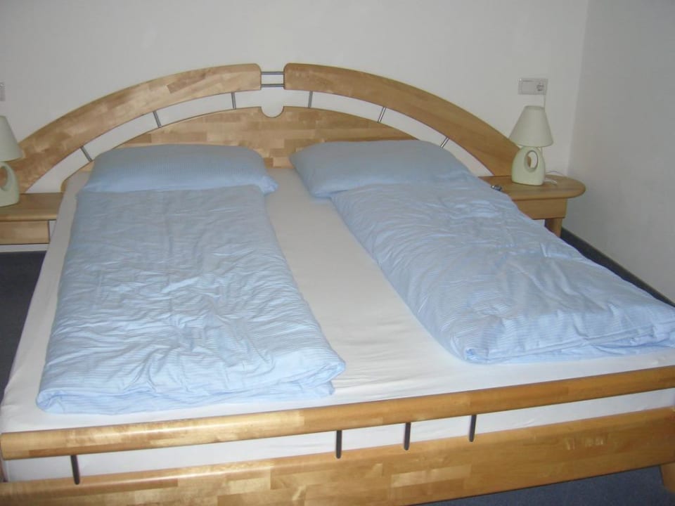 Eines der Schlafzimmer Apartment Ansitz Rynnhof