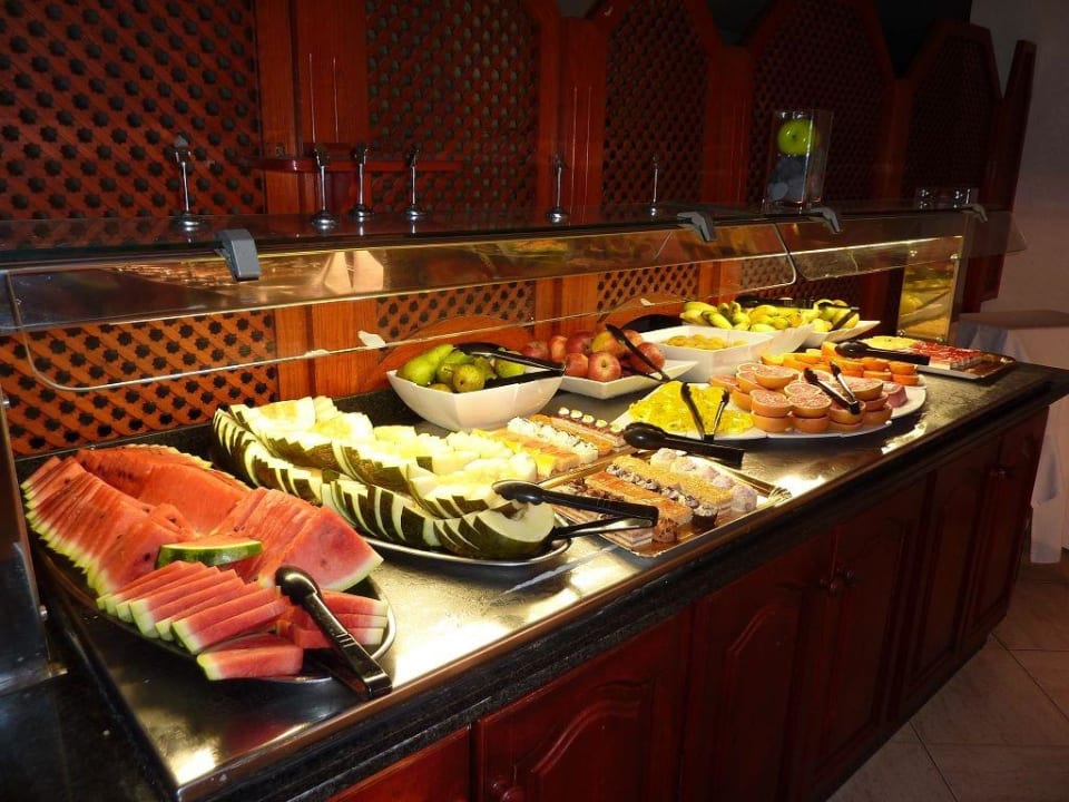 Büffet optisch gut, Speisen gut. BLUESEA Lagos de Cesar