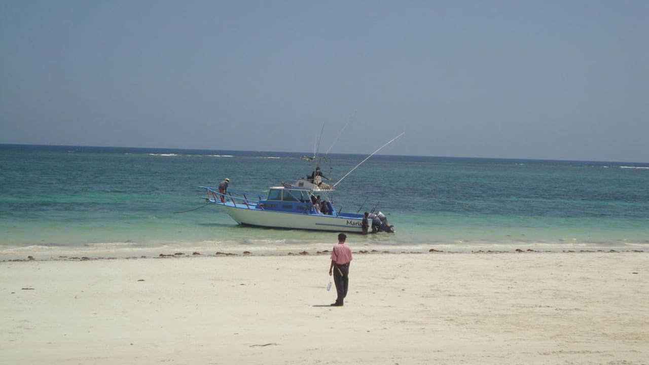 Sicherheitspersonal am Strand Hotel Southern Palms Beach Resort