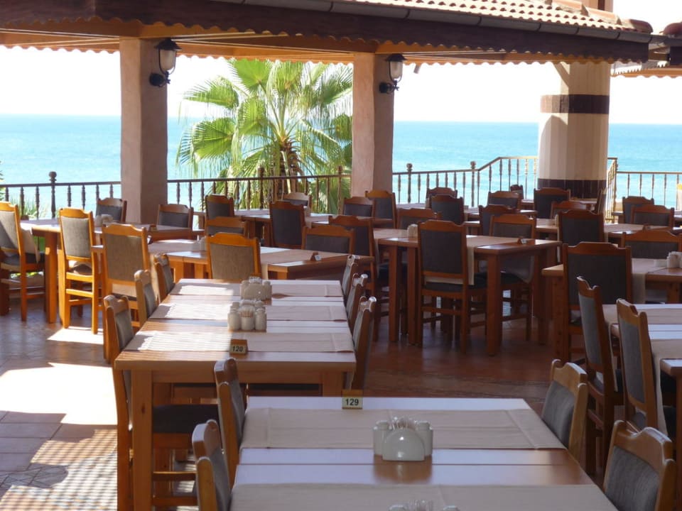 Terrasse vom Restaurant Hotel Defne Dream