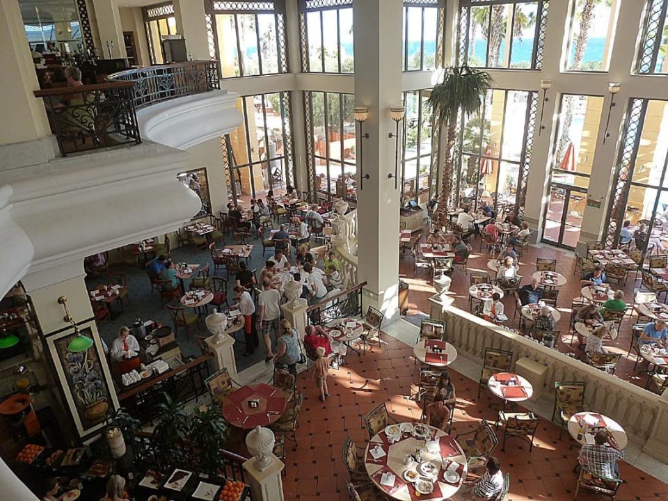 Frühstück im Restaurant Hilton Malta