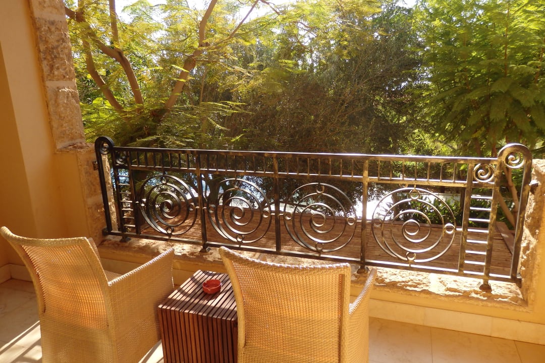 Balkon zum Pool hin Hotel Kempinski Ishtar Dead Sea