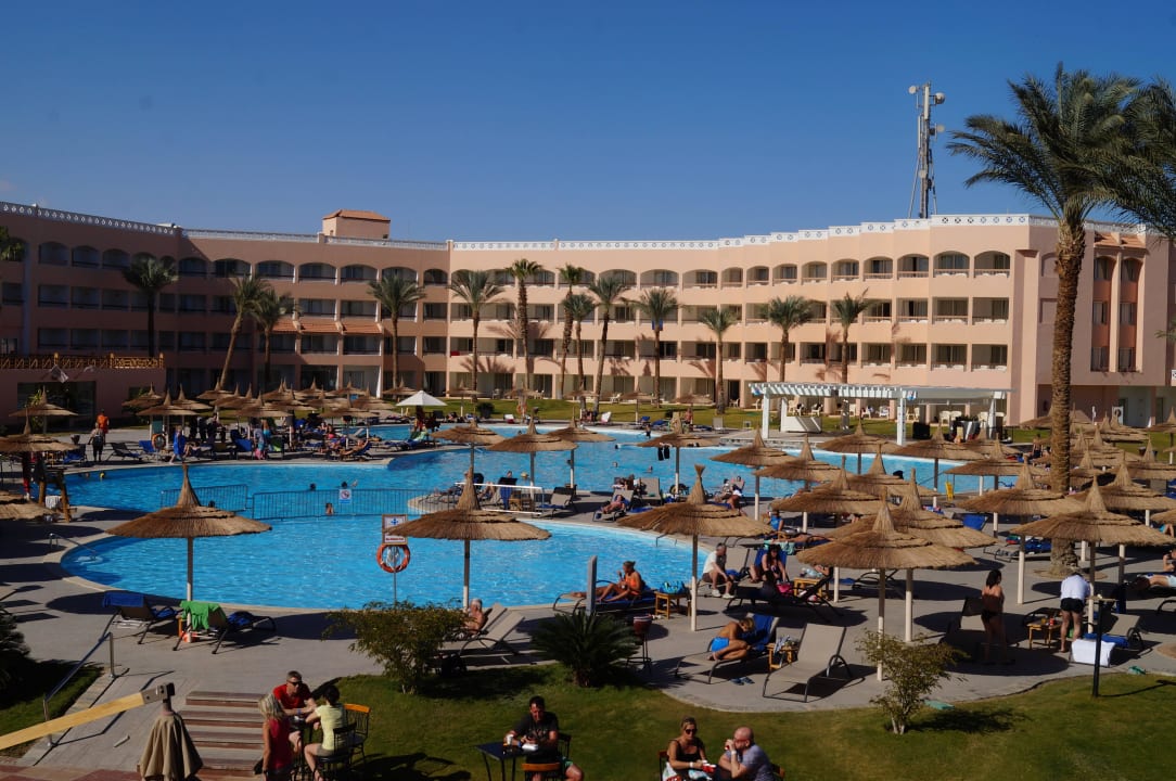 Poolbereich Beach Albatros Resort