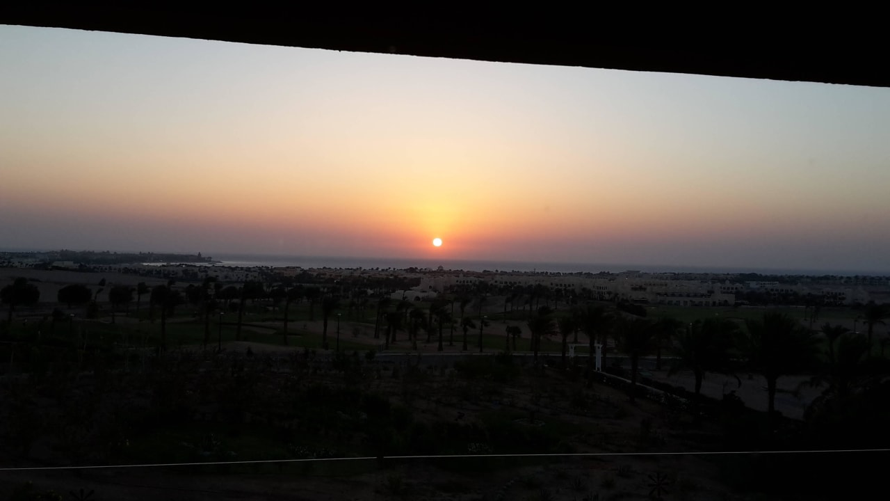 Sonnenaufgang vom Bett aus fotografiert Steigenberger Makadi Hotel - Adults only