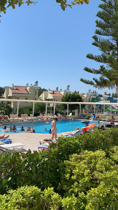 Pool Maya World Park Hotel