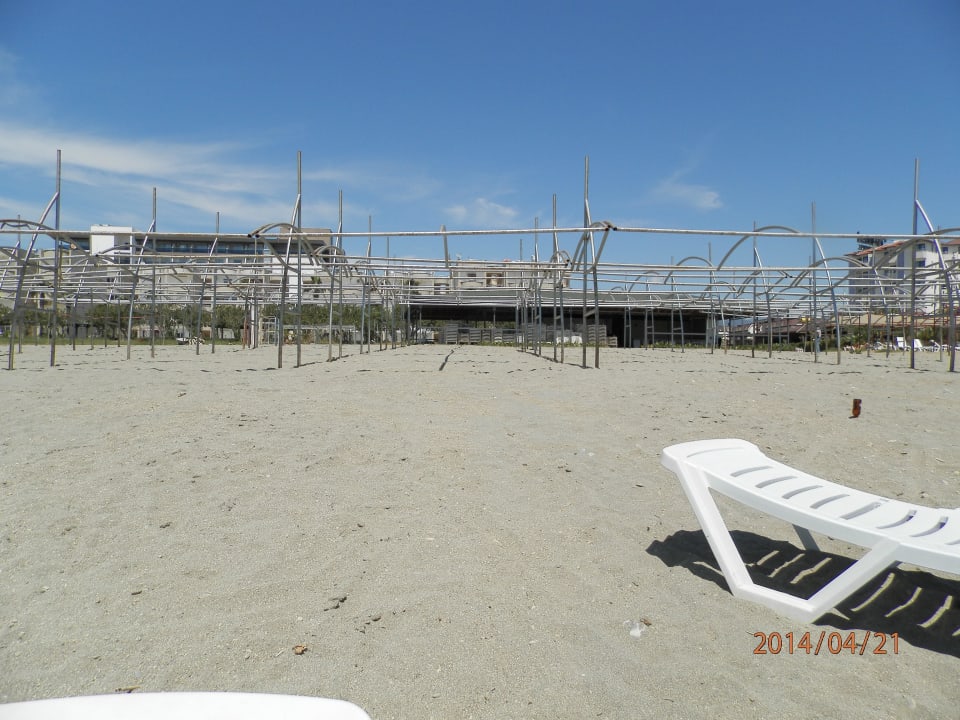 Obiecywany bar na plazy Hotel Hedef Resort