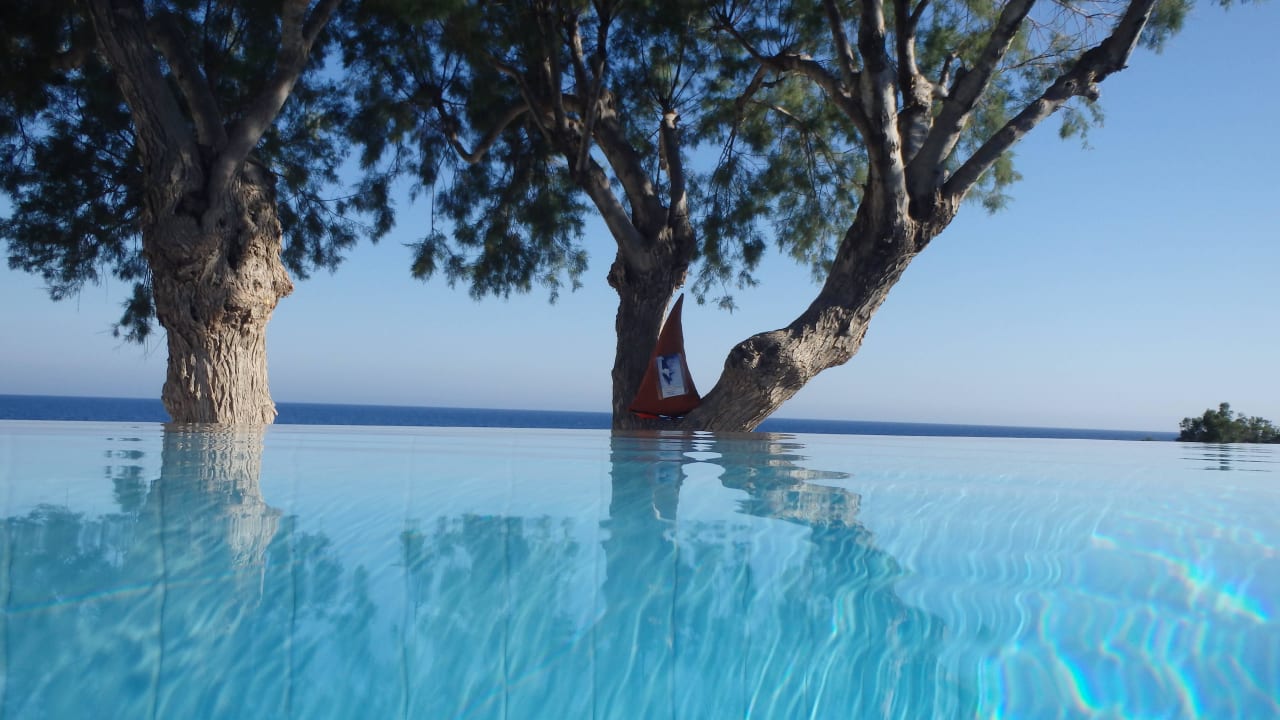 Infinitypool Hotel Kakkos Bay