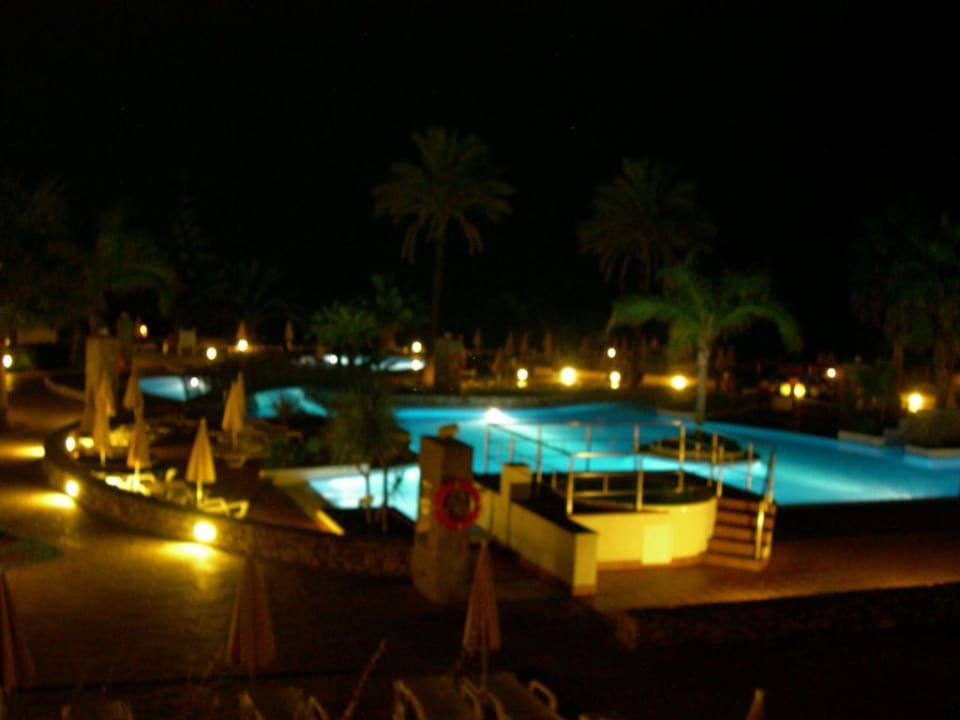 Pool bei Nacht Fuerte Conil-Resort