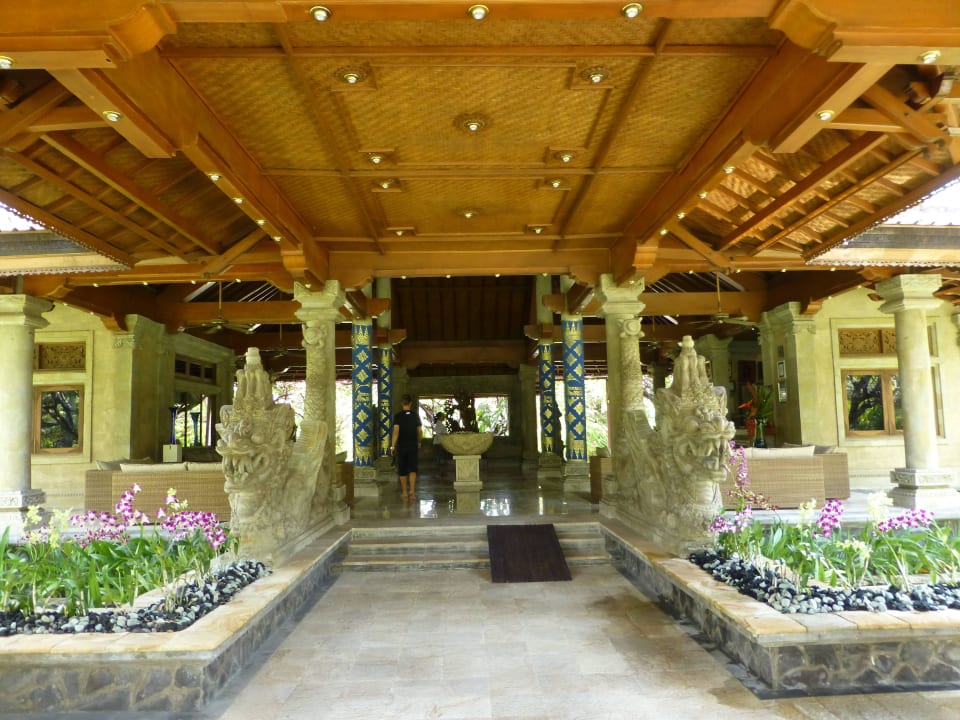 Eine ganz tolle Rezeption Hotel Matahari Beach Resort & Spa