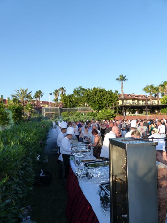 Galaabend am Sportplatz mit 1000 Gästen, Wahnsinn Alba Queen Hotel