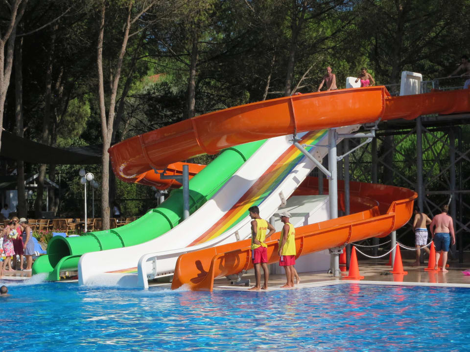 Wasserrutschen für die Grossen. Hotel Grand Efe