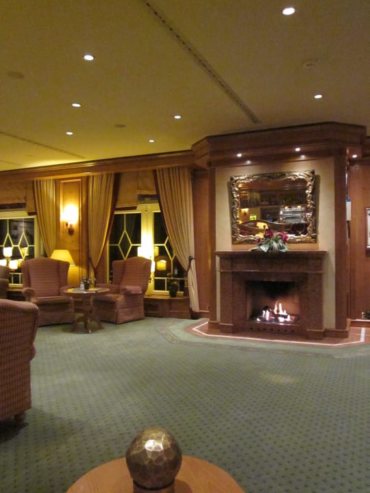 Lobby mit Kamin re.vita - naturresort & spa