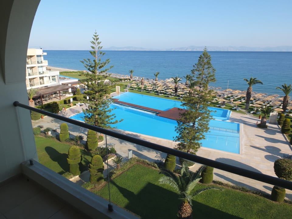 Pool The Ixian Grand & All Suites