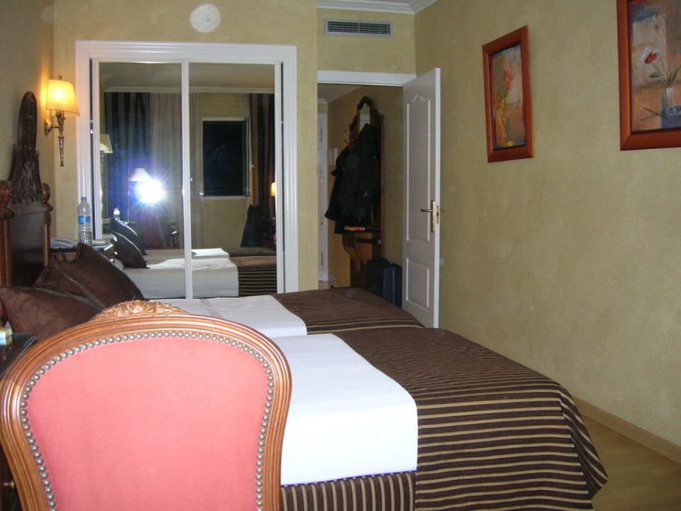 Zimmer Sallés Hotel Pere IV