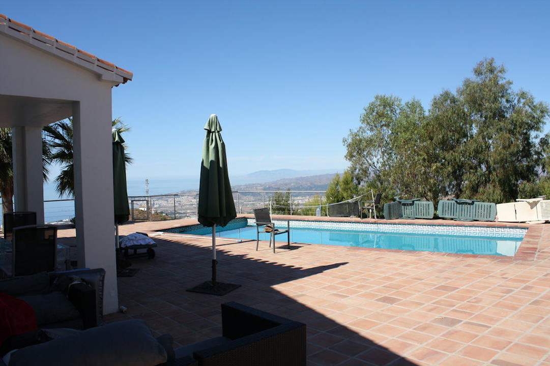 Poolterrasse am Morgen Villa Estrellita