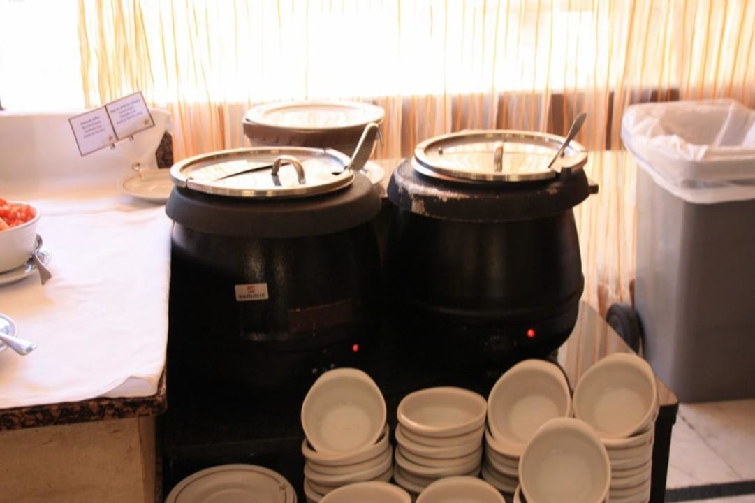 Es gab immer verschiedene Suppen Bull Costa Canaria & Spa - Adults only