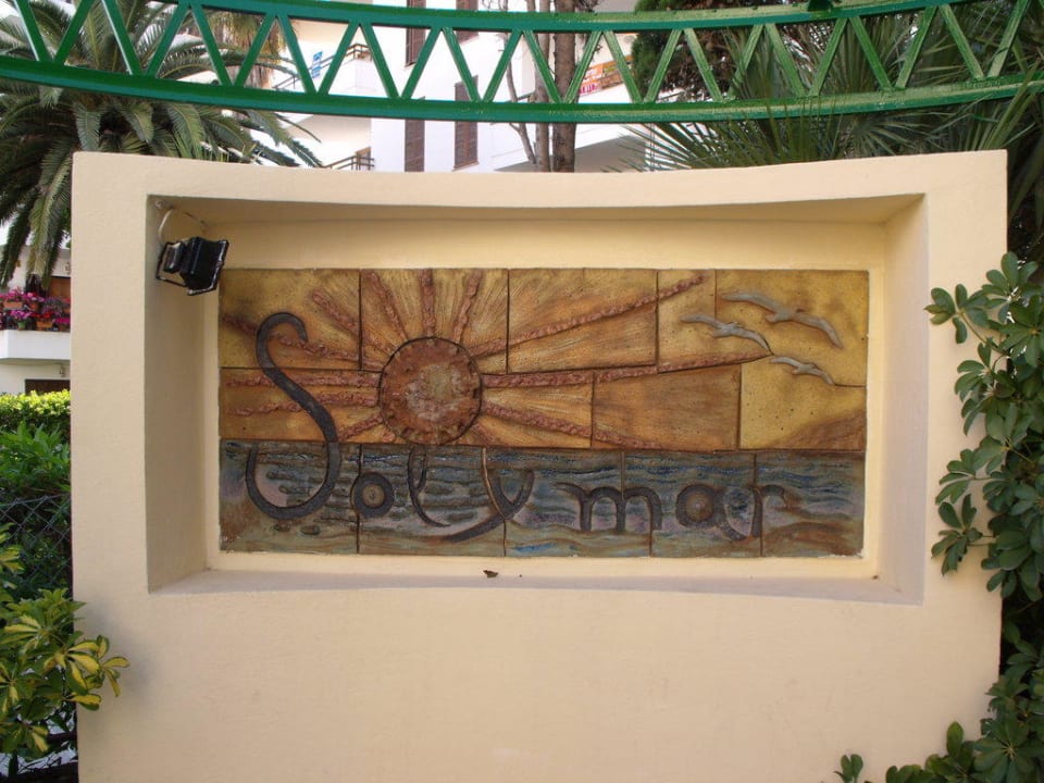 Der Eingang vom Hotel Sol y Mar Apartments