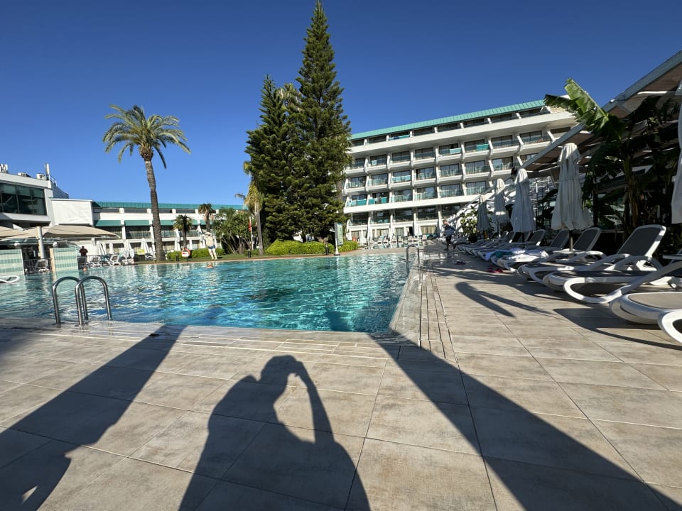 Pool Side Star Elegance