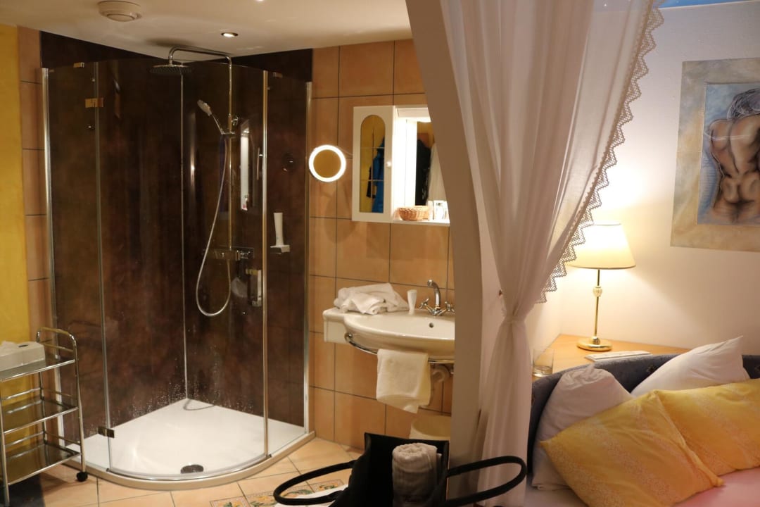 Liebesnest mit offenem Badezimmer Hotel Bergkristall Montafon