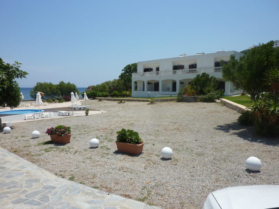 Blick vom hoteleigenen Parkplatz Hotel Tony's Beach