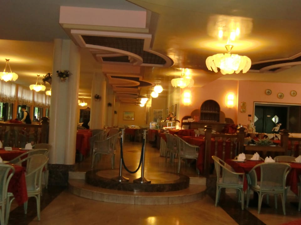 Blick in den Speisesaal Park Hotel Oasi