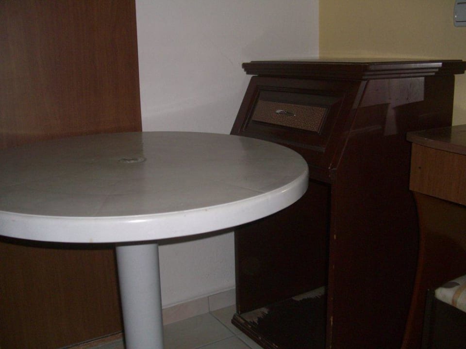 Balkonmöbel im Zimmer Hotel Kleopatra Bebek