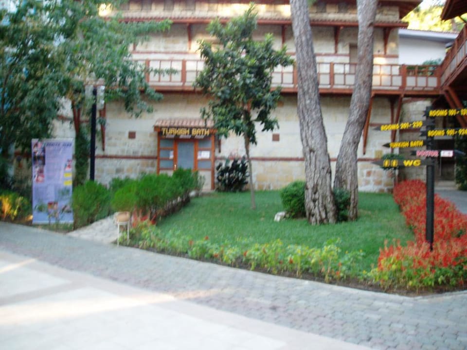 Teil des Pools mit Blick auf Restaurant Ulusoy Kemer Holiday Club