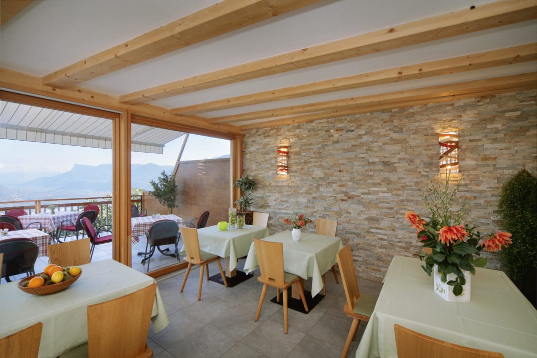 Tagescafe und Terrasse Residence Innerfarmerhof