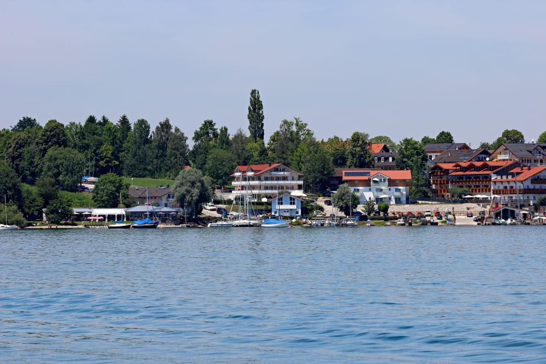 Außenansicht Ferienresidenz Chiemseestern
