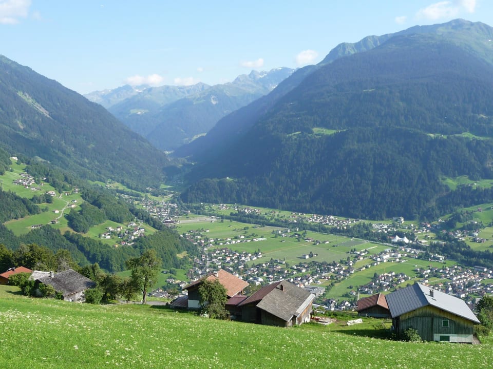Blick in Tal Schruns und Umgebung Hotel Fernblick Montafon
