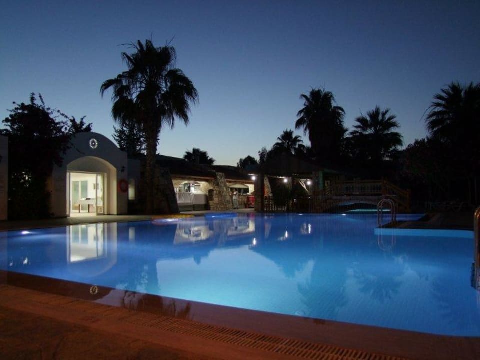 Pool bei Nacht Tamarisk Murat Hotel