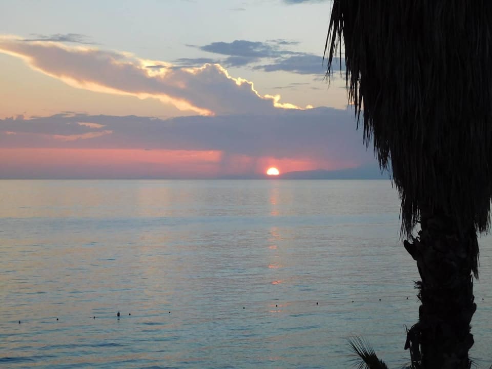 Sonnenuntergang Flora Garden Beach Hotel ( 16+ Adults Only )
