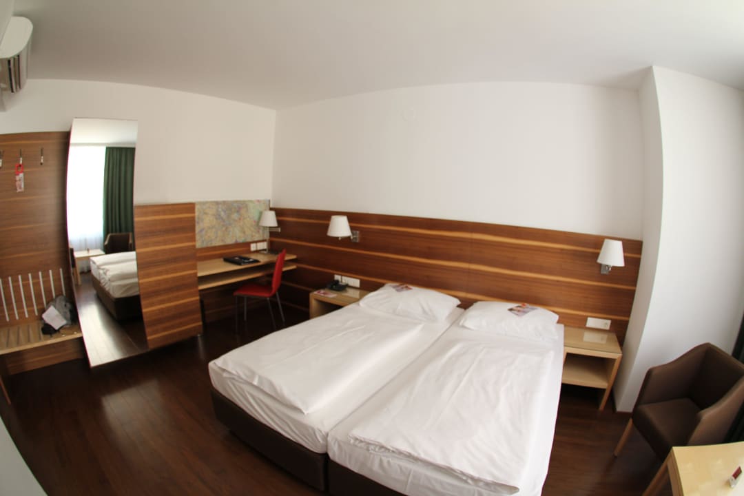 (mit Fisheye fotografiert, deshalb verzerrt) Four Points Flex by Sheraton Vienna Hauptbahnhof