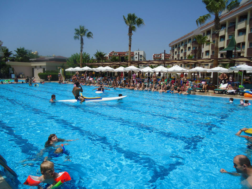 Pooltime Hane Family Resort