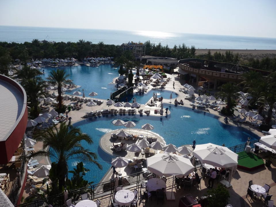 Poolanlage vom Zimmer aus Hotel Delphin Palace