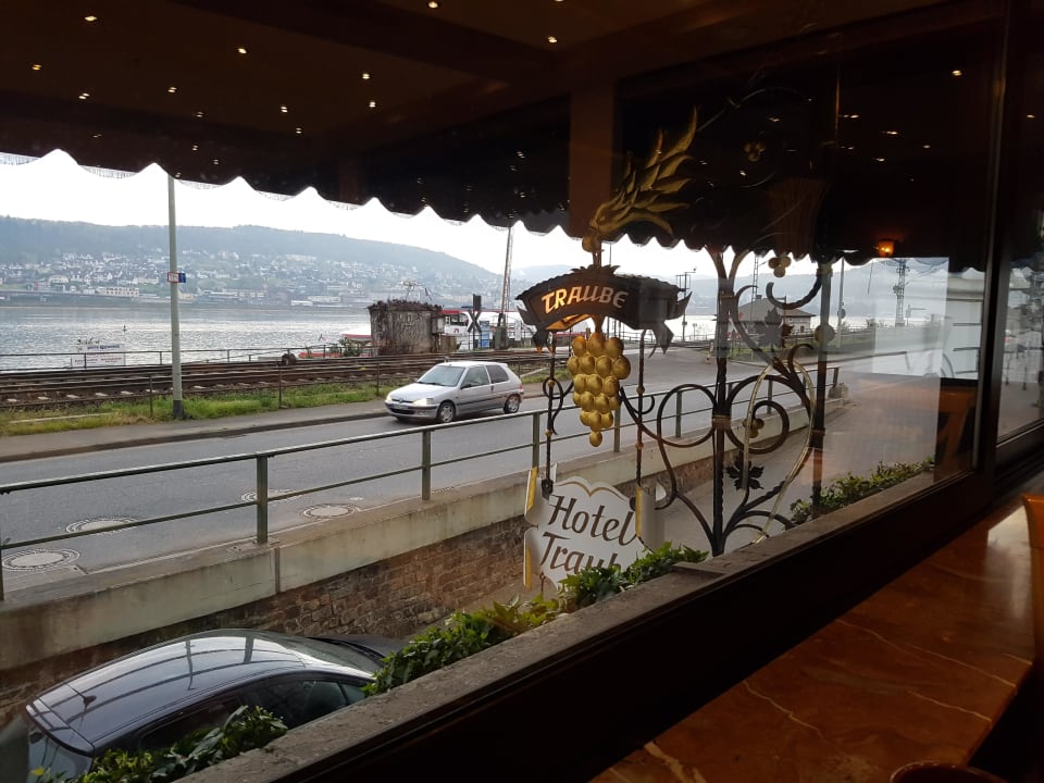 Speisesaal Ausblick Hotel Traube Rüdesheim
