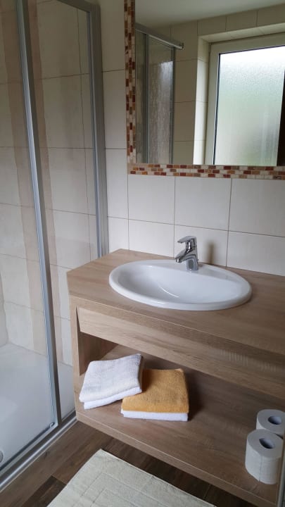 Bad mit DU/WC Pension Gstrein