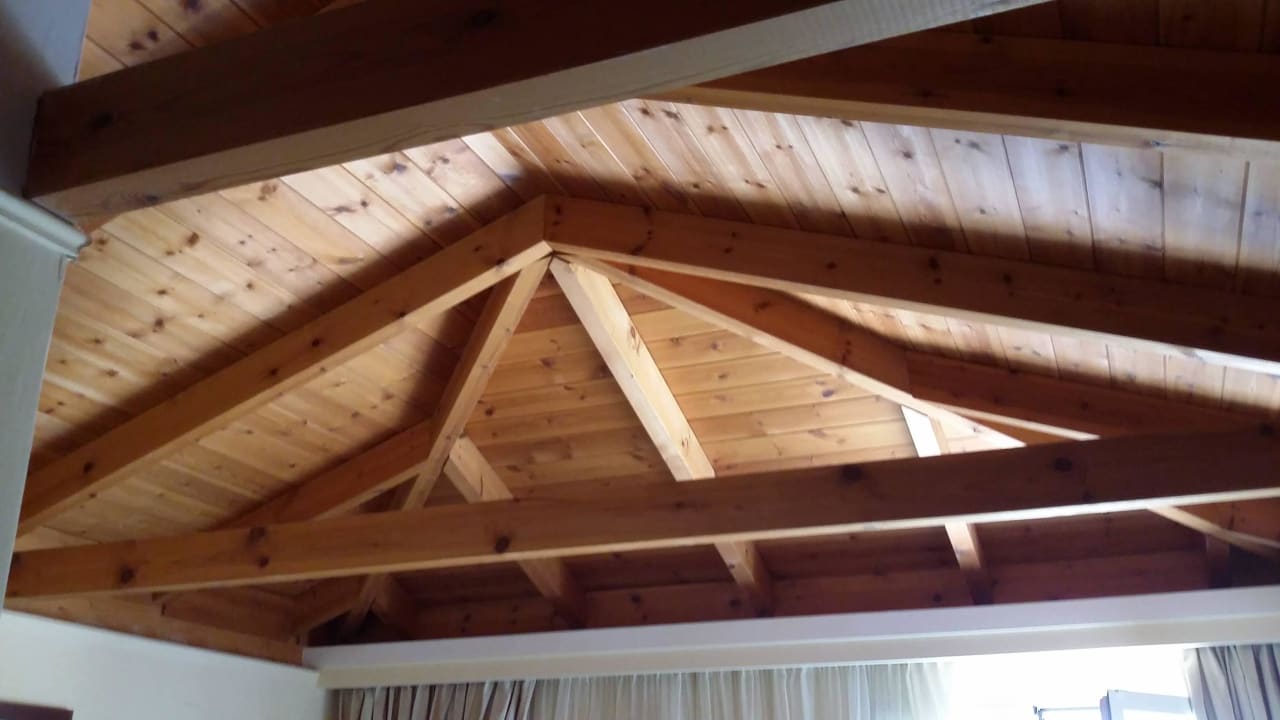 Потолок Vantaris Luxury Beach Resort