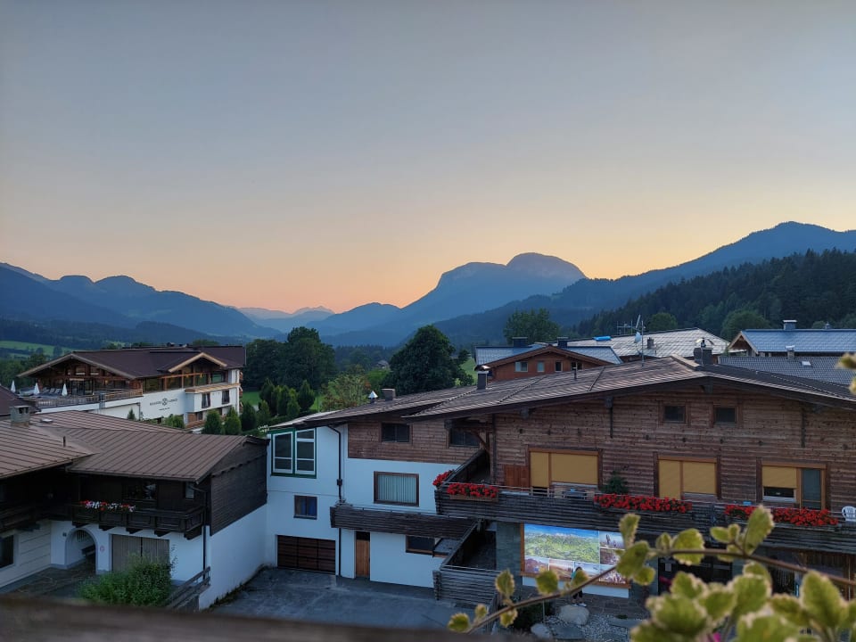 Außenansicht Garni Hotel - Das Alpin Kaiserzeit