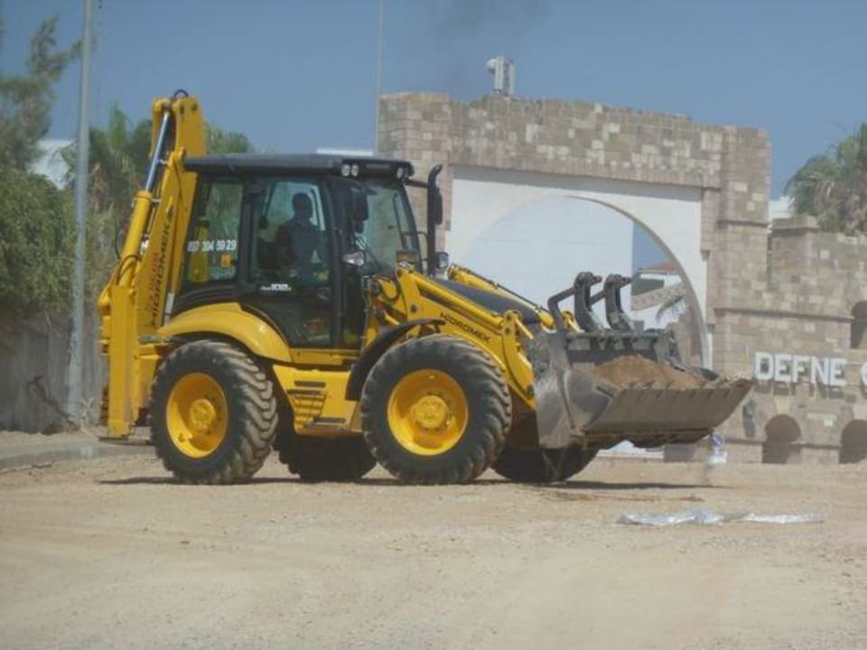 Bauarbeiten vor Hotel Hotel Defne Garden