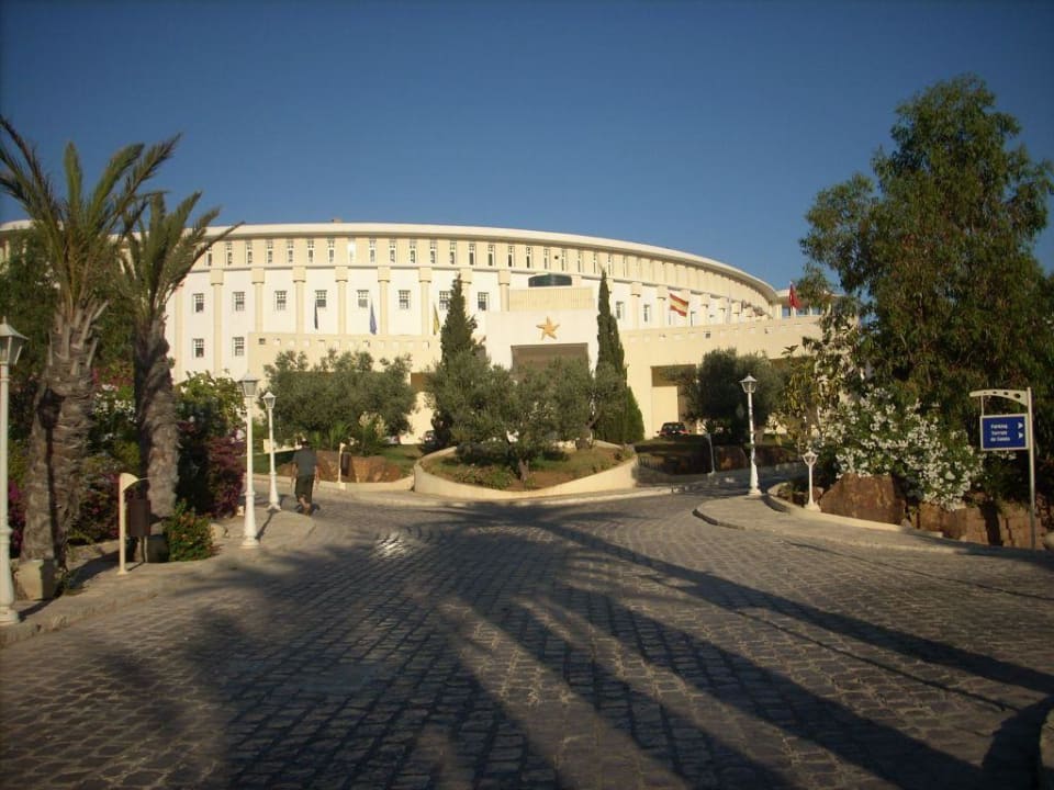Entrada principal Medina Solaria & Thalasso