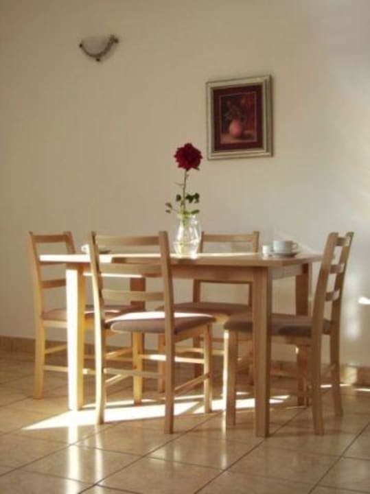 Table in the room Aparthotel Tamarix