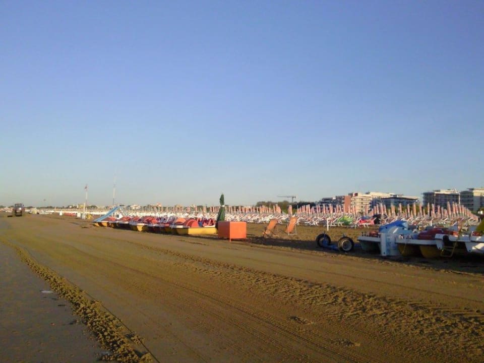 Morgens um 7 Uhr am Strand Hotel Luna