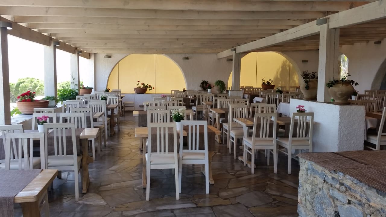 Gastro Hotel Kakkos Bay