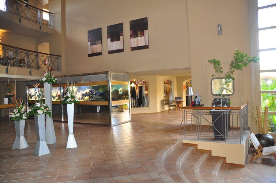 Lobby Mauricia Beachcomber Resort & Spa