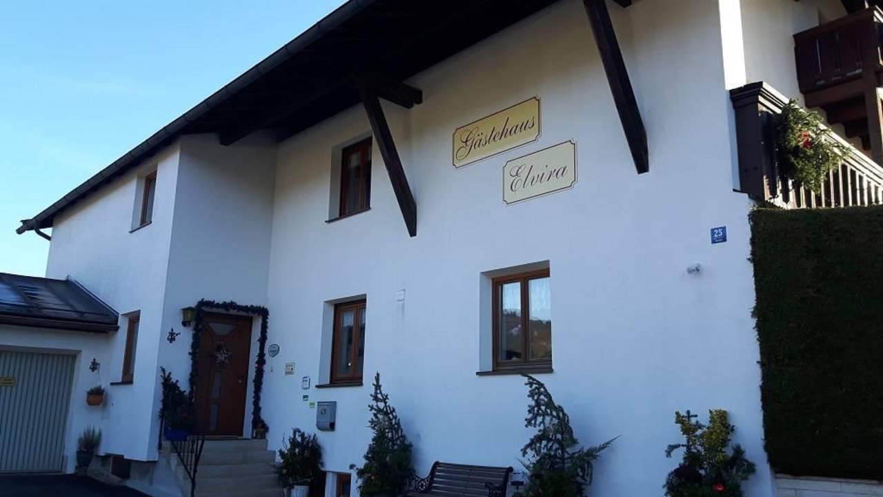 Eingang Gästehaus Elvira